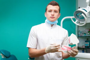 zalecenia dentysty po zabiegu wszczepienia implantów